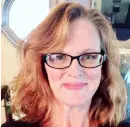 Customer testimonial avatar for Emma from Santa Ana - verified Trim X user who lost 15 pounds and reduced snacking cravings naturally
